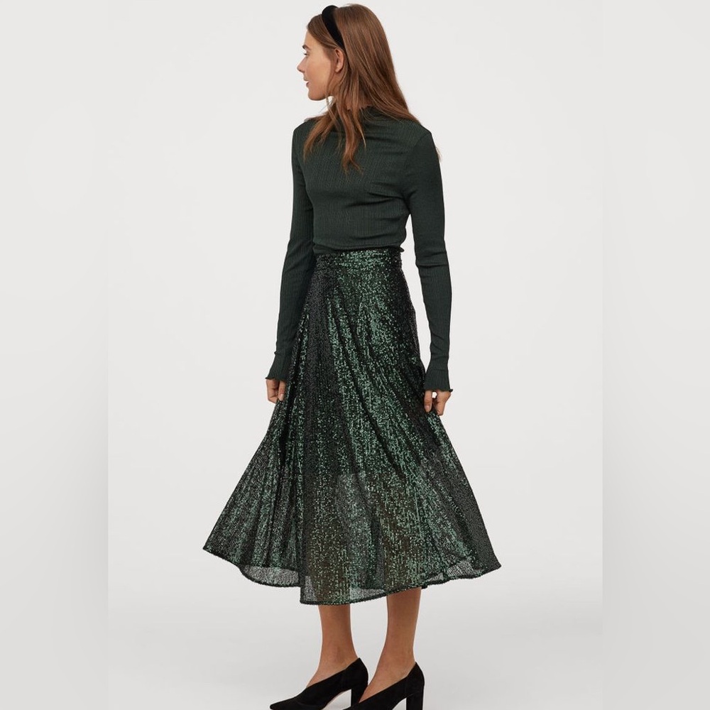 H&M Green Sequin Skirt. Size 4